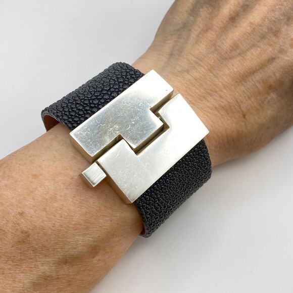 LEIGHELENA Wide Gold Hologram Stingray Leather Jigsaw Cuff -7" Size S MSRP $148 - Picture 1 of 10